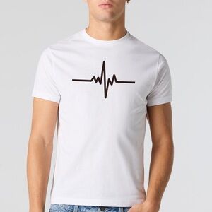 NWT Heart Rate Graphic T-Shirt – Slim Fit Short Sleeve Crewneck – White